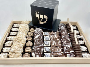 Bar Mitzvah Custom Bark & Truffle Pop Gift Tray