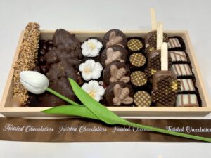 Majestic Yom Tov Speciality Chocolate Pop Gift Basket