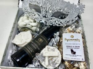 WHITE LILY & LILAC CHOCOLATE LIQUOR SHALOCH MANOS GIFT BOX